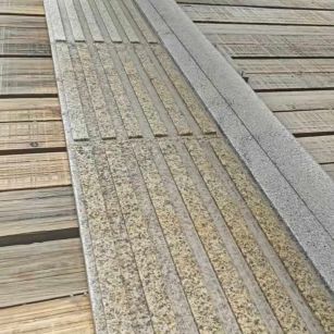 长沙黄金麻盲道石 盲条