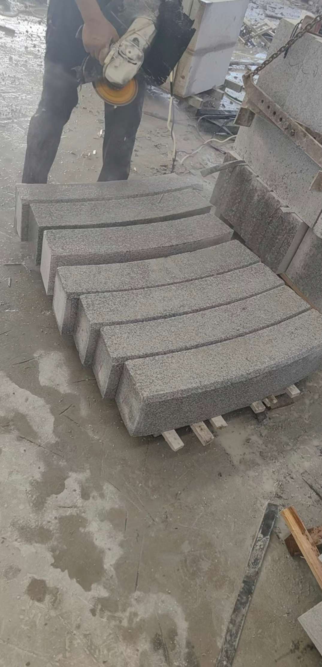 长沙芝麻白弧形路牙石