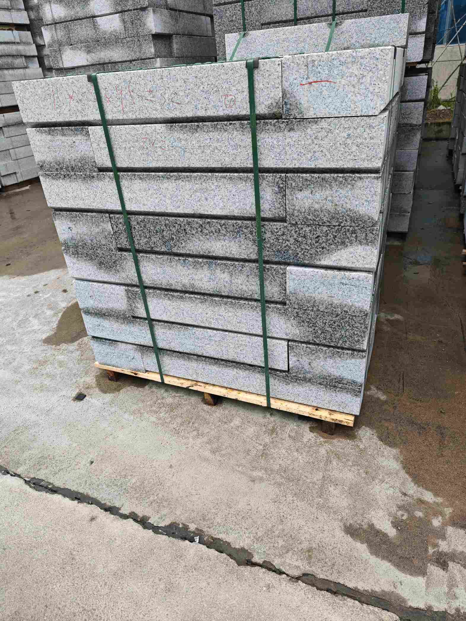 长沙芙蓉白路牙石，马路牙子